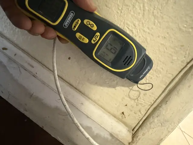 Moisture meter reading — Dining room